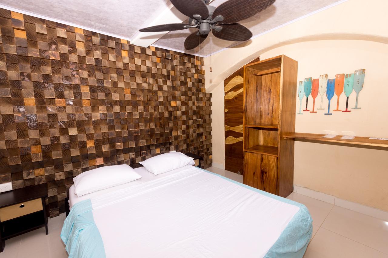 Hotel Las Olas 蓬塔雷纳斯 外观 照片